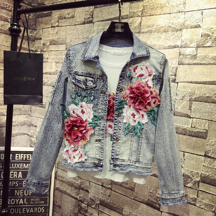 Veste en jean à fleurs