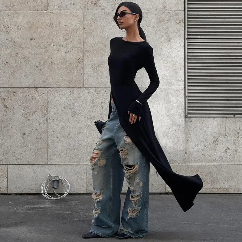Robe noire asymétrique à manches longues