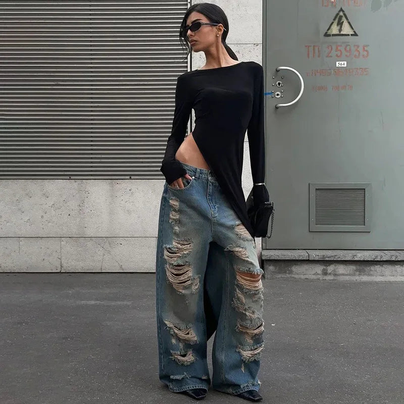 Robe noire asymétrique à manches longues