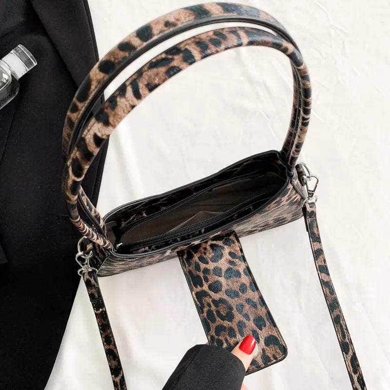 Sac sous les bras de style français